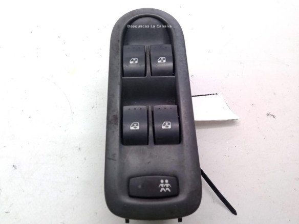 MANDO ELEVALUNAS PUERTA LAT DEL IZQ RENAULT MEGANE II (BM0/1_, CM0/1_)|Desguaces La Cabaña