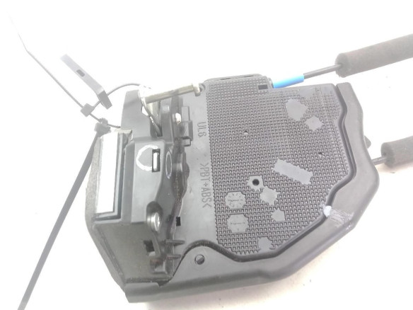 A084219 CERRADURA PUERTA LAT TRA IZQ TOYOTA COROLLA Ranchera familiar (_E21_)|Desguaces La Cabaña