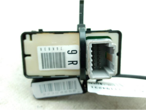 76K838 MANDO ELEVALUNAS PUERTA LAT TRA DER LEXUS IS III (_E3_)|Desguaces La Cabaña