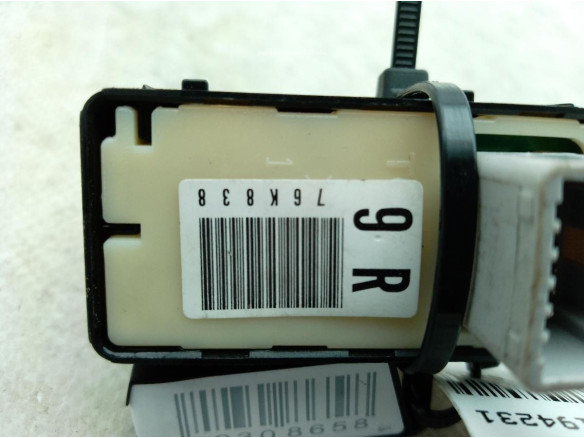 76K838 MANDO ELEVALUNAS PUERTA LAT TRA DER LEXUS IS III (_E3_)|Desguaces La Cabaña