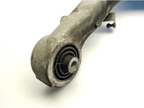 BRAZO SUSPENSION TRASERO DERECHO INFERIOR CENTRAL|Desguaces La Cabaña 2