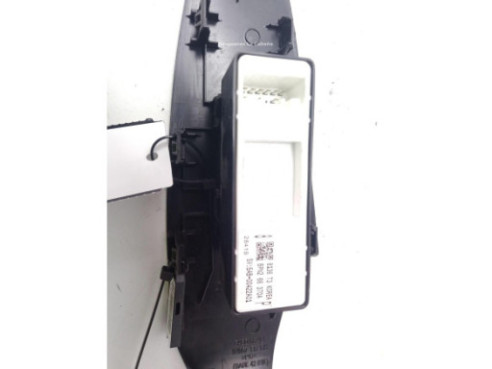8136T3 MANDO ELEVALUNAS PUERTA LAT DEL DER MAZDA 3 (BM, BN)|Desguaces La Cabaña