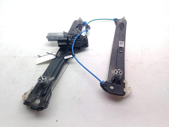 51337434786  ELEVALUNAS PUERTA LAT DEL DER BMW X1 (F48)|Desguaces La Cabaña