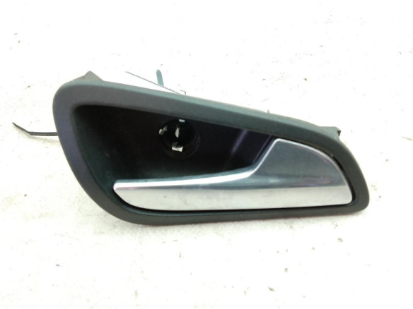 AM51U22600BDW MANILLA PUERTA LAT TRA DER INT FORD FOCUS III Turnier|Desguaces La Cabaña
