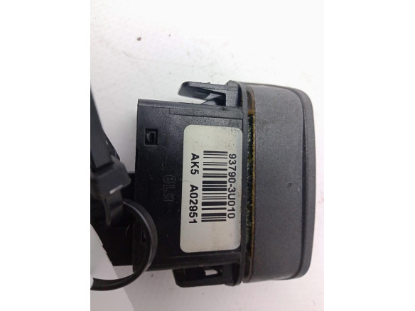 4913601110 INTERRUPTOR WARNING KIA SPORTAGE (SL)|Desguaces La Cabaña