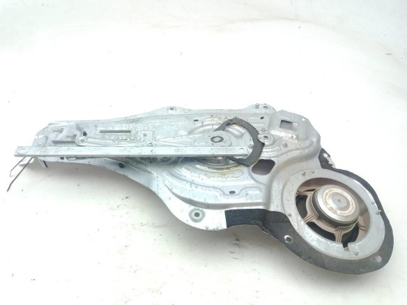 824803U130 ELEVALUNAS PUERTA LAT DEL DER KIA SPORTAGE (SL)|Desguaces La Cabaña