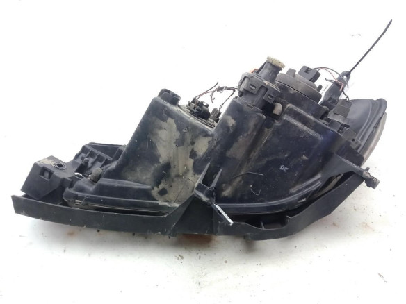 FARO DERECHO MAZDA 3 Sedán (BK)|Desguaces La Cabaña
