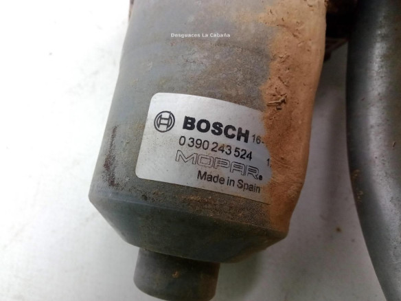 MOTOR LIMPIAPARABRISAS DEL JEEP RENEGADE Todo terreno, cerrada (BU)|Desguaces La Cabaña