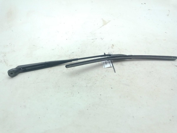 BRAZO LIMPIAPARABRISAS DEL DER NISSAN TERRANO II (R20)|Desguaces La Cabaña