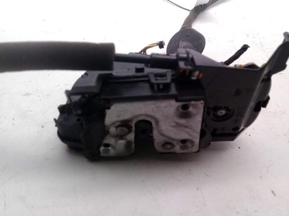 825002104R CERRADURA PUERTA LAT TRA DER RENAULT CLIO IV (BH_)|Desguaces La Cabaña