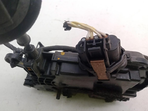 825002104R CERRADURA PUERTA LAT TRA DER RENAULT CLIO IV (BH_)|Desguaces La Cabaña