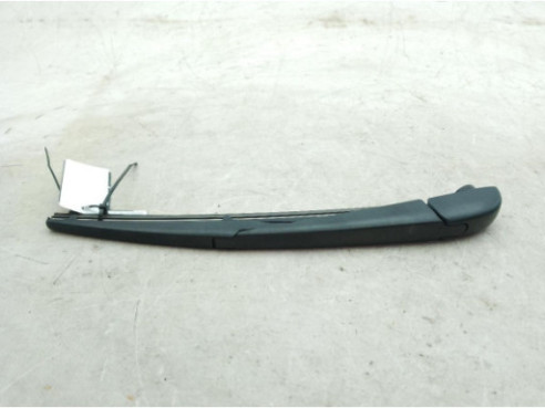 LR064429  BRAZO LIMPIAPARABRISAS TRA PORTÓN LAND ROVER DISCOVERY SPORT (L550)|Desguaces La Cabaña