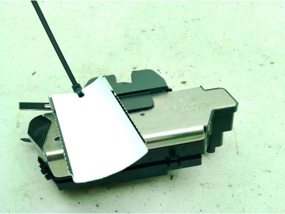 915148749911 CERRADURA PORTON / TAPA MALETA PEUGEOT 208|Desguaces La Cabaña