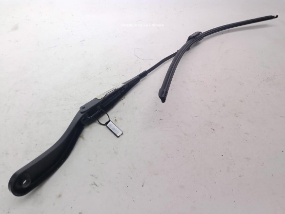 31253996 BRAZO LIMPIAPARABRISAS DEL IZQ VOLVO C30 (533)|Desguaces La Cabaña
