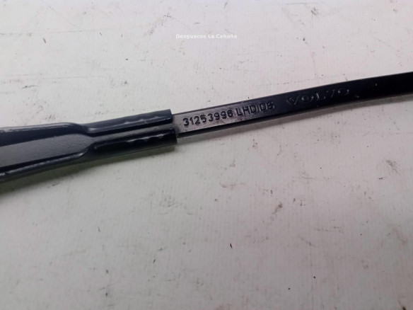 31253996 BRAZO LIMPIAPARABRISAS DEL IZQ VOLVO C30 (533)|Desguaces La Cabaña
