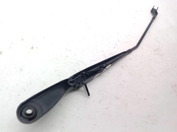 31253997 BRAZO LIMPIAPARABRISAS DEL DER VOLVO C30 (533)|Desguaces La Cabaña