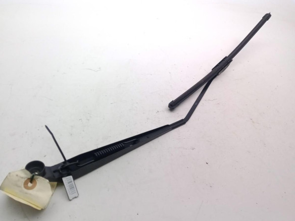 BRAZO LIMPIAPARABRISAS DEL DER SUZUKI SWIFT |Desguaces La Cabaña