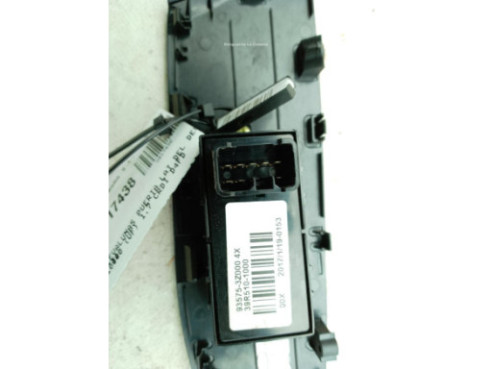 935753Z000 MANDO ELEVALUNAS PUERTA LAT DEL DER HYUNDAI i40 (VF)|Desguaces La Cabaña