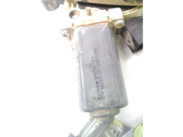 A6397200546  ELEVALUNAS PUERTA LAT DEL DER MERCEDES BENZ VITO / MIXTO Furgón (W639)|Desguaces La Cabaña