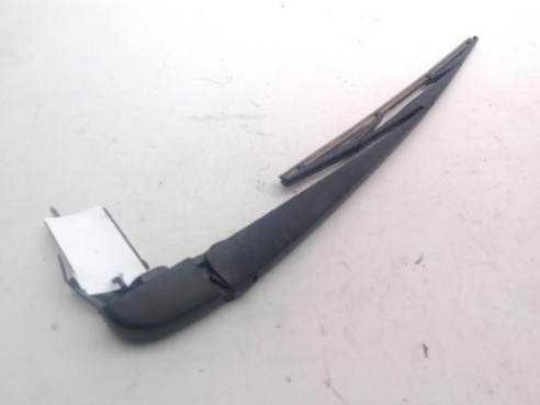 85241F4010  BRAZO LIMPIAPARABRISAS TRA PORTÓN TOYOTA C-HR (_X1_)|Desguaces La Cabaña