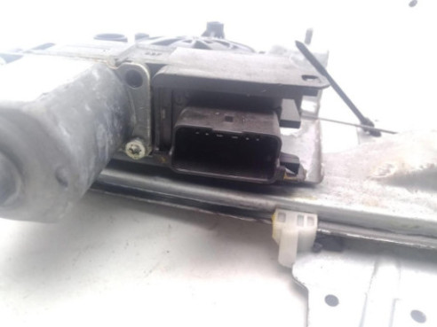 9806081830 ELEVALUNAS PUERTA LAT DEL IZQ PEUGEOT 208|Desguaces La Cabaña