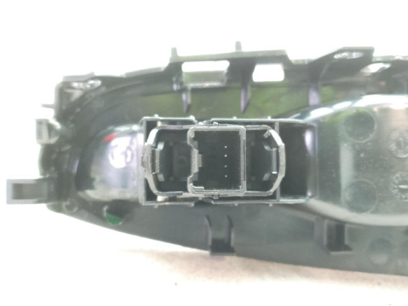 MANDO ELEVALUNAS PUERTA LAT DEL DER FORD FIESTA VI|Desguaces La Cabaña