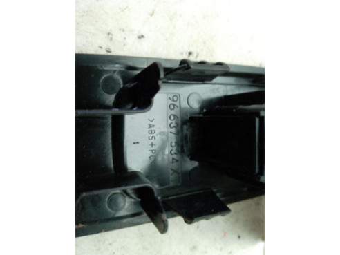 96637534XT MANDO ELEVALUNAS PUERTA LAT DEL DER CITROEN C3 II|Desguaces La Cabaña