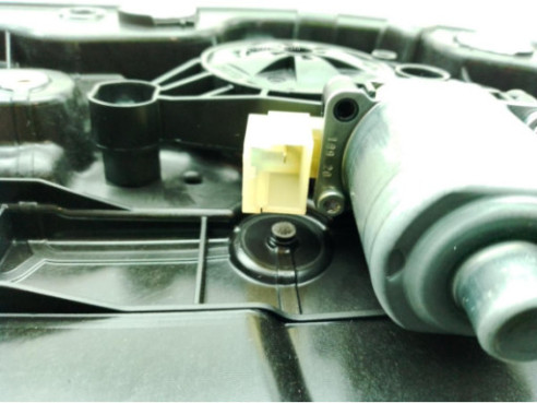 5E3839656 ELEVALUNAS PUERTA LAT TRA DER SKODA OCTAVIA IV Combi (NX5)|Desguaces La Cabaña