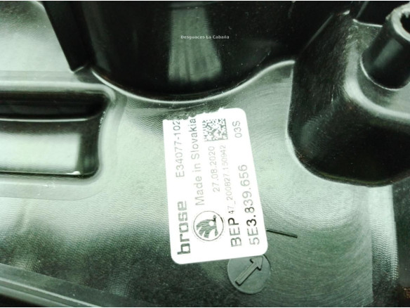 5E3839656 ELEVALUNAS PUERTA LAT TRA DER SKODA OCTAVIA IV Combi (NX5)|Desguaces La Cabaña