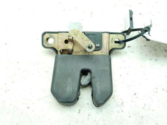8D5827505D CERRADURA PORTON / TAPA MALETA SEAT TOLEDO II (1M2)|Desguaces La Cabaña