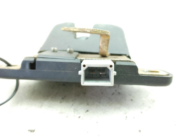 8D5827505D CERRADURA PORTON / TAPA MALETA SEAT TOLEDO II (1M2)|Desguaces La Cabaña