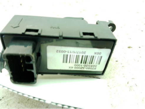 39R5201000 MANDO ELEVALUNAS PUERTA LAT TRA IZQ HYUNDAI i40 (VF)|Desguaces La Cabaña