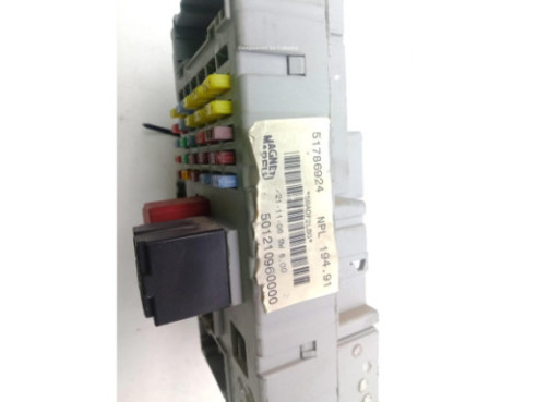 51786924 CAJA FUSIBLES INTERIOR (BSI) FIAT CROMA (194_)|Desguaces La Cabaña