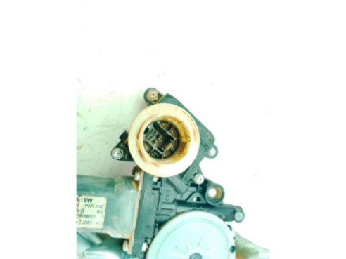 8572002440B ELEVALUNAS PUERTA LAT TRA DER TOYOTA AURIS (_E18_)|Desguaces La Cabaña