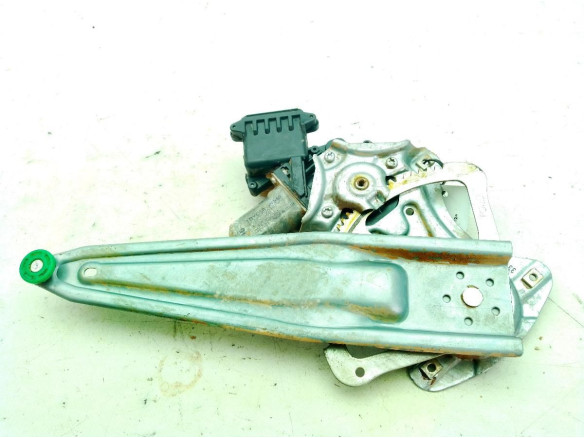 8570102010 ELEVALUNAS PUERTA LAT TRA IZQ TOYOTA AURIS (_E18_)|Desguaces La Cabaña