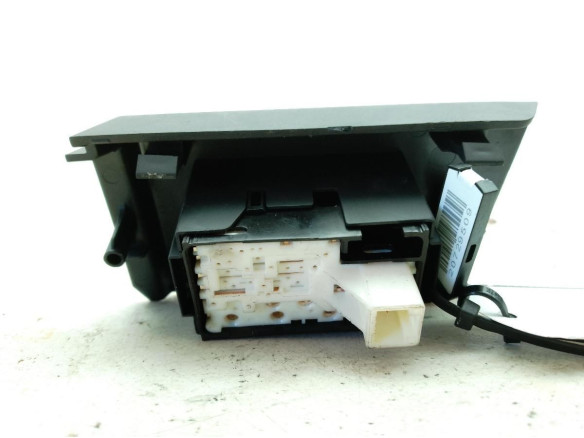 7427202630 MANDO ELEVALUNAS PUERTA LAT TRA IZQ TOYOTA AURIS (_E18_)|Desguaces La Cabaña