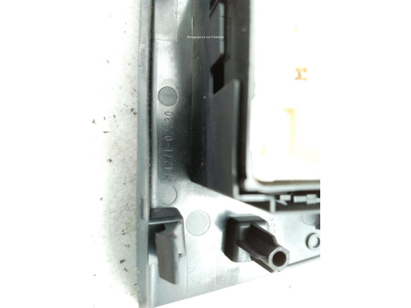 7427102630 MANDO ELEVALUNAS PUERTA LAT TRA DER TOYOTA AURIS (_E18_)|Desguaces La Cabaña
