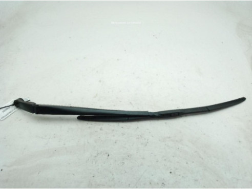 8522102310  BRAZO LIMPIAPARABRISAS DEL IZQ TOYOTA AURIS (_E18_)|Desguaces La Cabaña