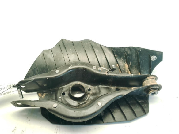 33326884694  BRAZO SUSPENSION TRA DER INF POSTERIOR BMW 1 (F20)|Desguaces La Cabaña