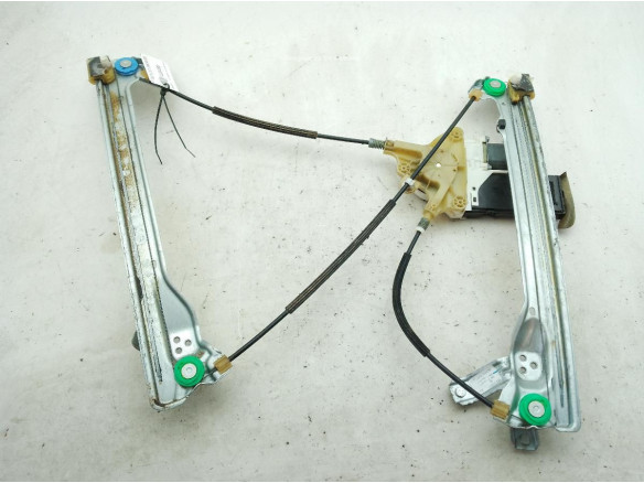 807200010R  ELEVALUNAS PUERTA LAT DEL DER RENAULT LATITUDE (L70_)|Desguaces La Cabaña