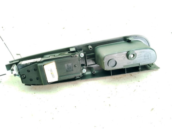 8480202291 MANDO ELEVALUNAS PUERTA LAT DEL IZQ TOYOTA COROLLA (_E12_)|Desguaces La Cabaña