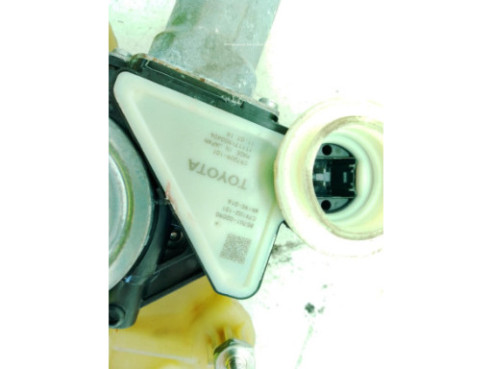 8570102090 ELEVALUNAS PUERTA LAT TRA IZQ TOYOTA COROLLA Fastback (_E21_)|Desguaces La Cabaña