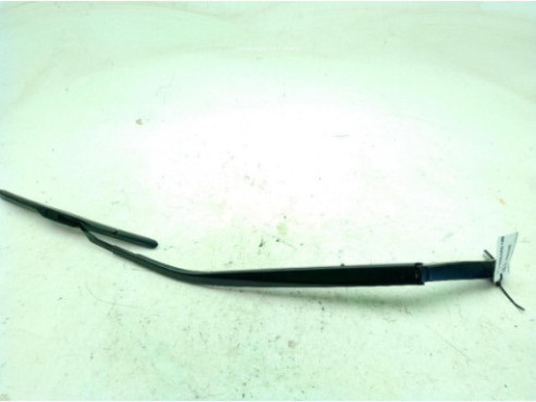 8521102430  BRAZO LIMPIAPARABRISAS DEL DER TOYOTA COROLLA Fastback (_E21_)|Desguaces La Cabaña