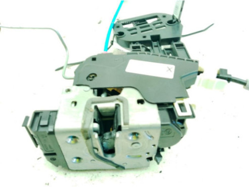 A2047302735 CERRADURA PUERTA LAT TRA IZQ MERCEDES BENZ CLASE GLA (X156)|Desguaces La Cabaña