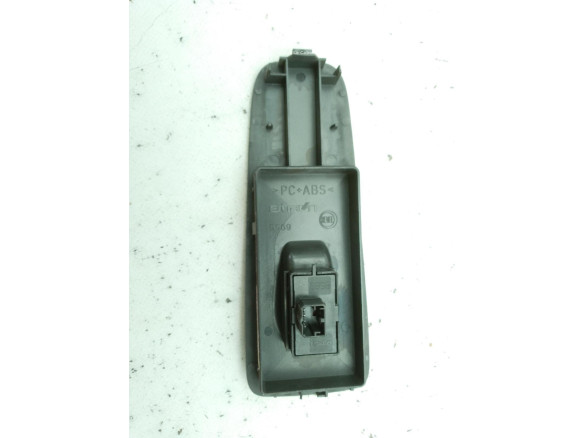 7354217170 MANDO ELEVALUNAS PUERTA LAT DEL DER FIAT DUCATO Furgón (250_, 290_)|Desguaces La Cabaña