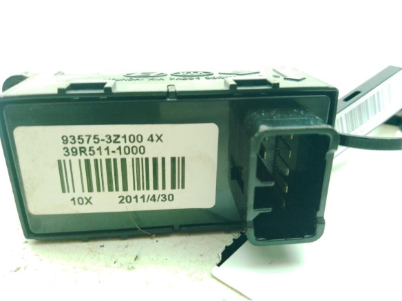935753Z1004X MANDO ELEVALUNAS PUERTA LAT DEL DER HYUNDAI i40 CW (VF)|Desguaces La Cabaña