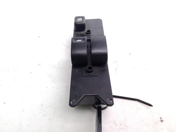 MANDO ELEVALUNAS PUERTA LAT DEL IZQ MITSUBISHI COLT Furgoneta/hatchback (Z3_V)|Desguaces La Cabaña