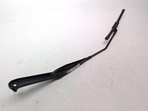 8A6117526BD BRAZO LIMPIAPARABRISAS DEL DER FORD FIESTA VI|Desguaces La Cabaña