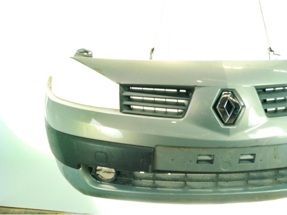 PARAGOLPES DEL RENAULT MEGANE II Sedán (LM0/1_)|Desguaces La Cabaña