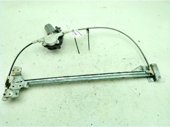 0130821666 ELEVALUNAS PUERTA LAT DEL DER MERCEDES BENZ VITO Furgón (638)|Desguaces La Cabaña